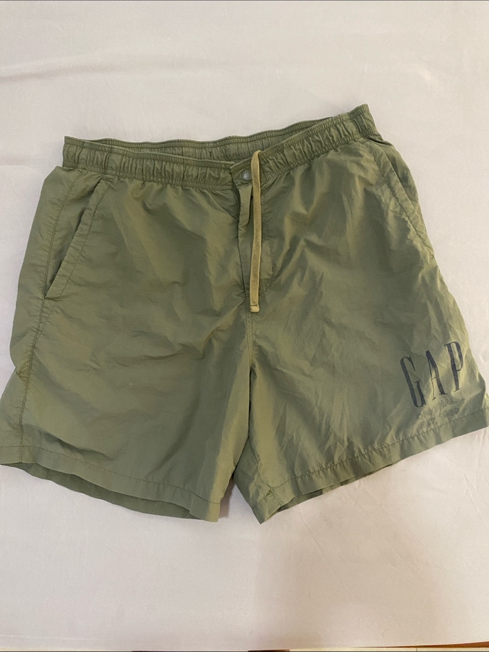 GAP Men's Olive Drawstring Athletic Shorts